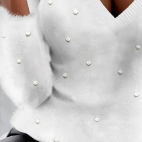 𝅺beaded Decor Long Sleeve Fluffy Top-NWT - Picture 5 of 9